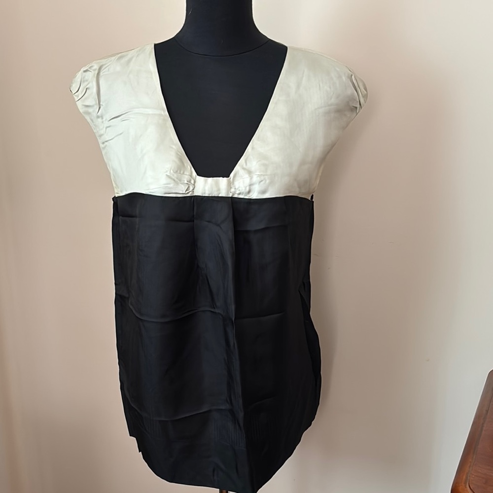Banana Republic silk blend top Blouse size M